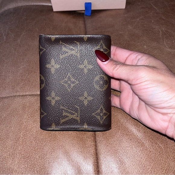 Louis Vuitton Monogram Victorine wallet - Picture 8 of 16